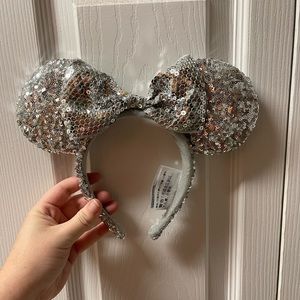 Disney parks silver sequin Minnie ears